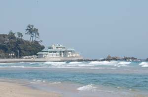 山海館